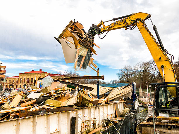 Best Yard Waste Removal  in Uniontown, AL